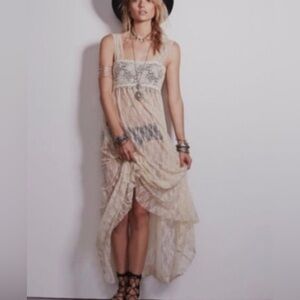 Free People “ Romance in the Air “ Maxi Lace Slip / Dress NWT Size M